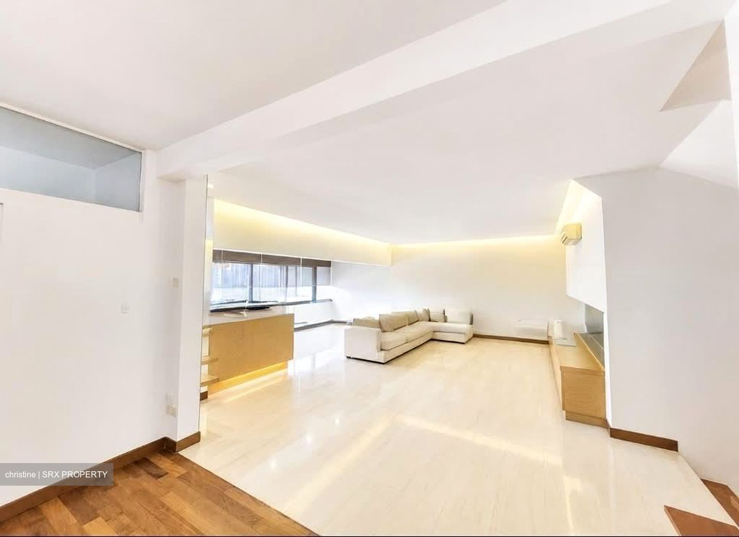 Townhouse Apartments (D9), Apartment #589837821